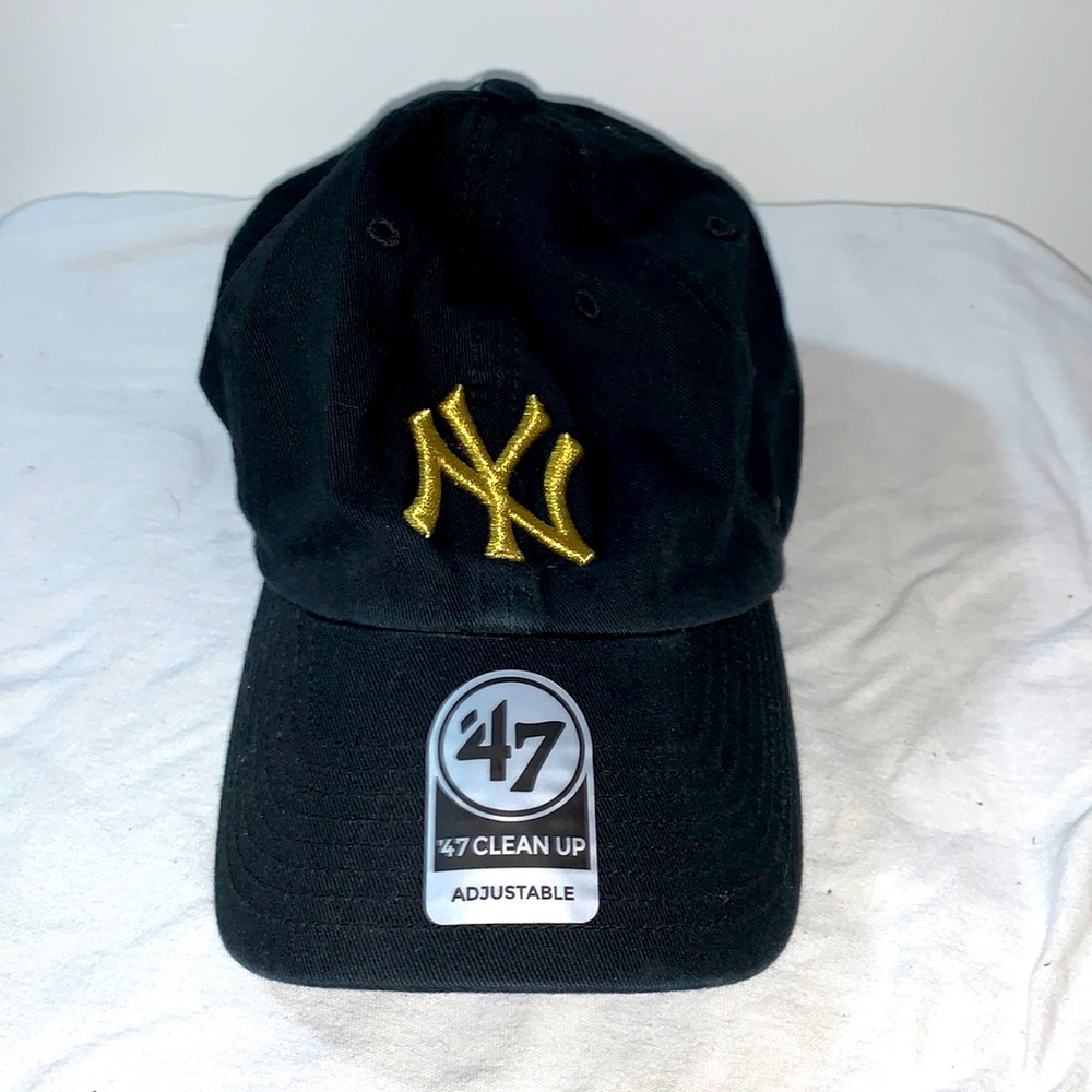 Adjustable Black/Gold New York 47’ Cap